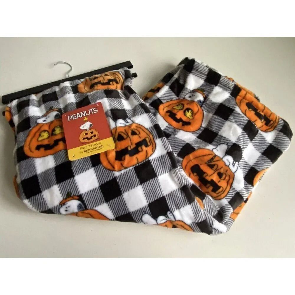 PEANUTS SNOOPY Woodstock Soft THROW Blanket 50”x70” Halloween Jack O Lantern NEW